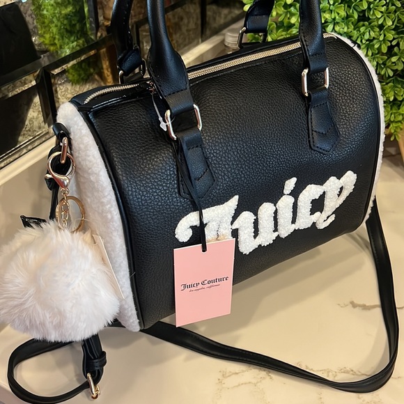 🩷🍒Juicy couture Sherpa speedy satchel - Picture 5 of 9